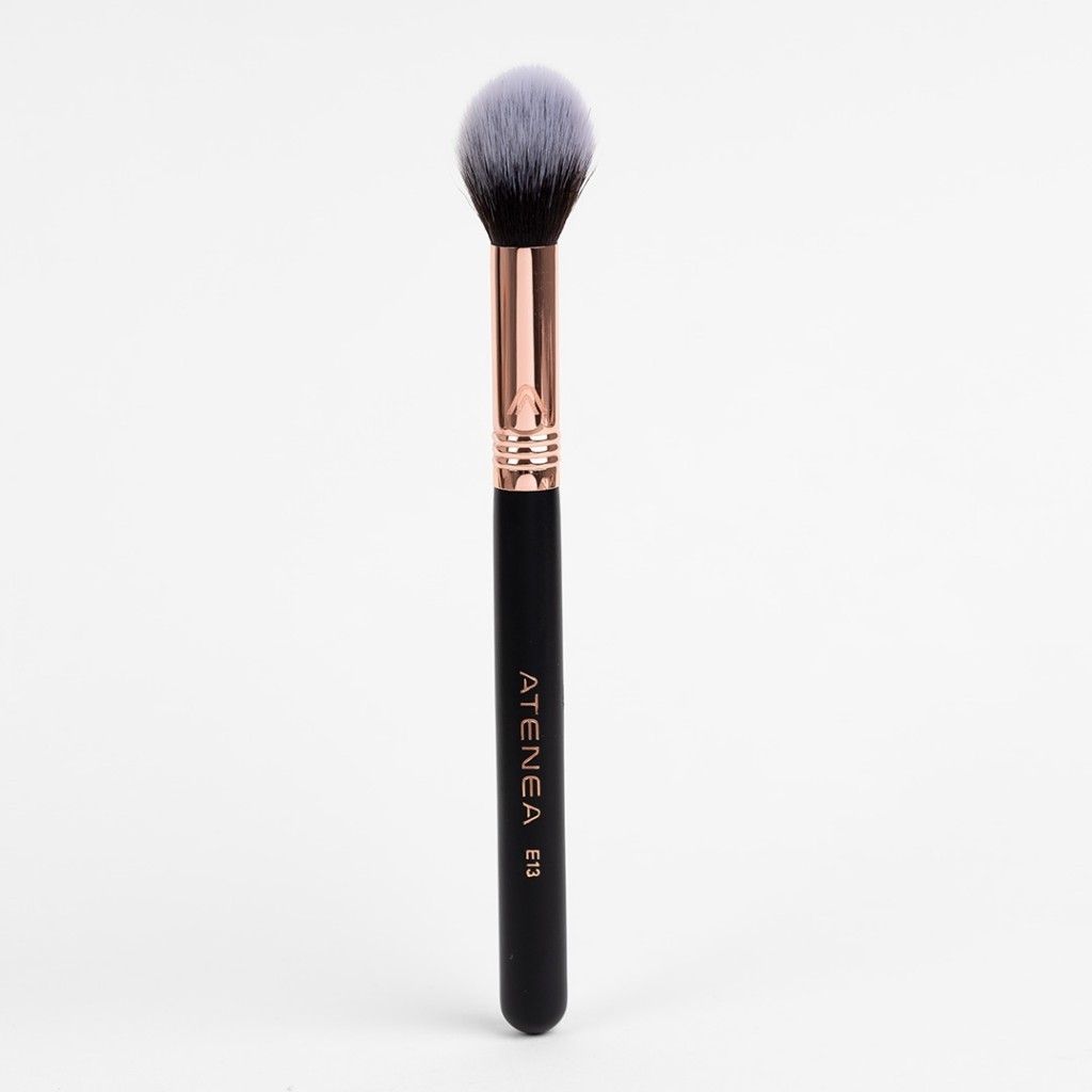 BROCHA atenea PARA ILUMINADOR RUBOR/ polvo- BLACK GOLD e13